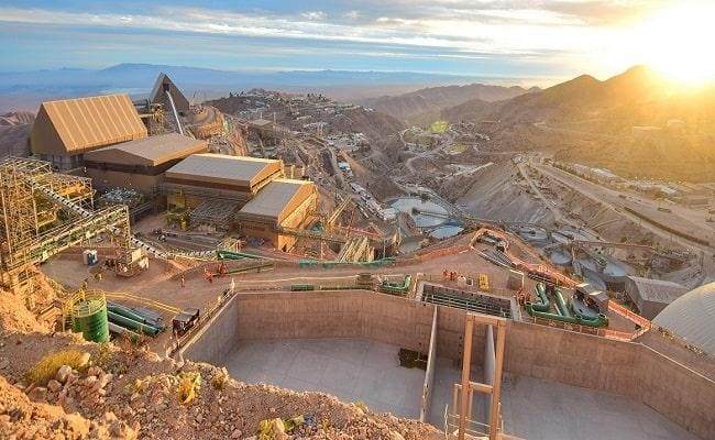 La minería ocupa un lugar central en las exportaciones peruanas, especialmente por el cobre y otros minerales.